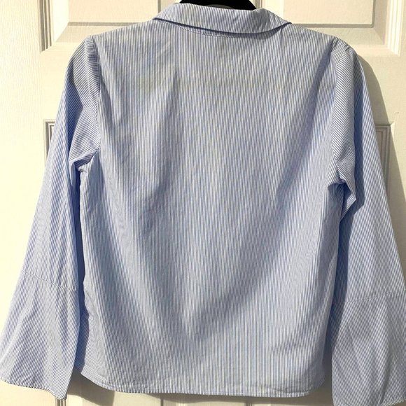 H&M Bell-sleeved button up top - Picture 3 of 3